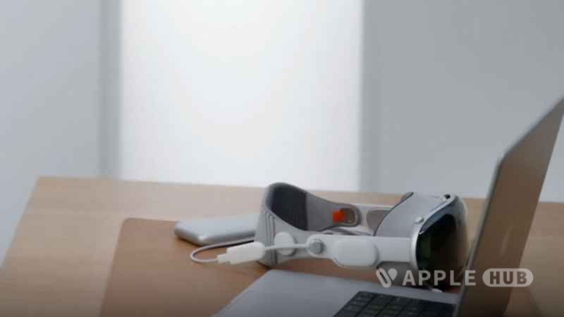 Vision Pro右侧连接了一个USB-C适配器？用途未知-Applehub心动未来官网